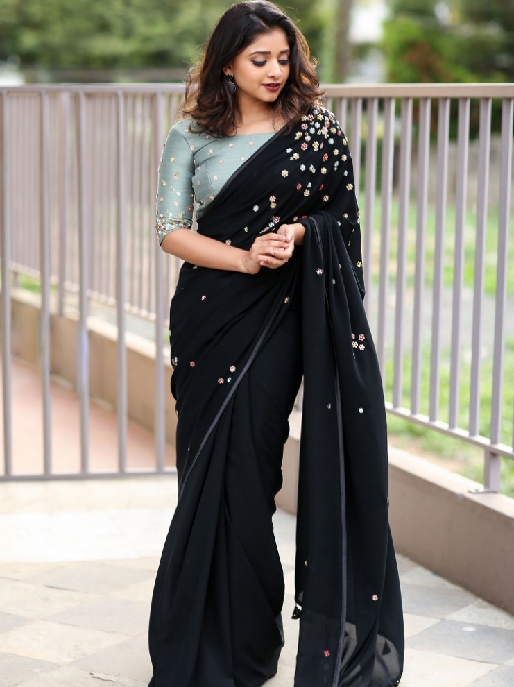 How to wear a saree